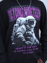 Load image into Gallery viewer, SPACEMAN - LONG SLEEVE GRAPHIC TEE
